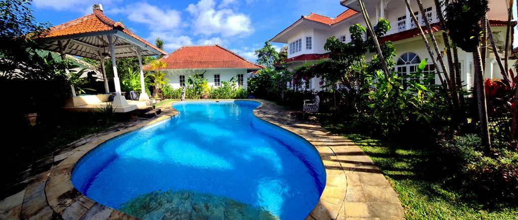 Massive villa Padang Galak