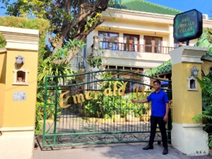 Bali Emerald Apartments Entrance