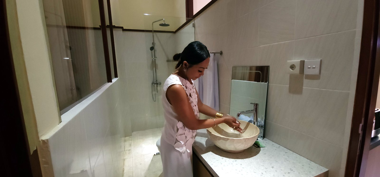 Bali Emerald Apartment Living Washroom